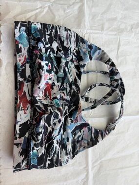 Lululemon Stylish Multicolor Printed bra - Black Multicolor